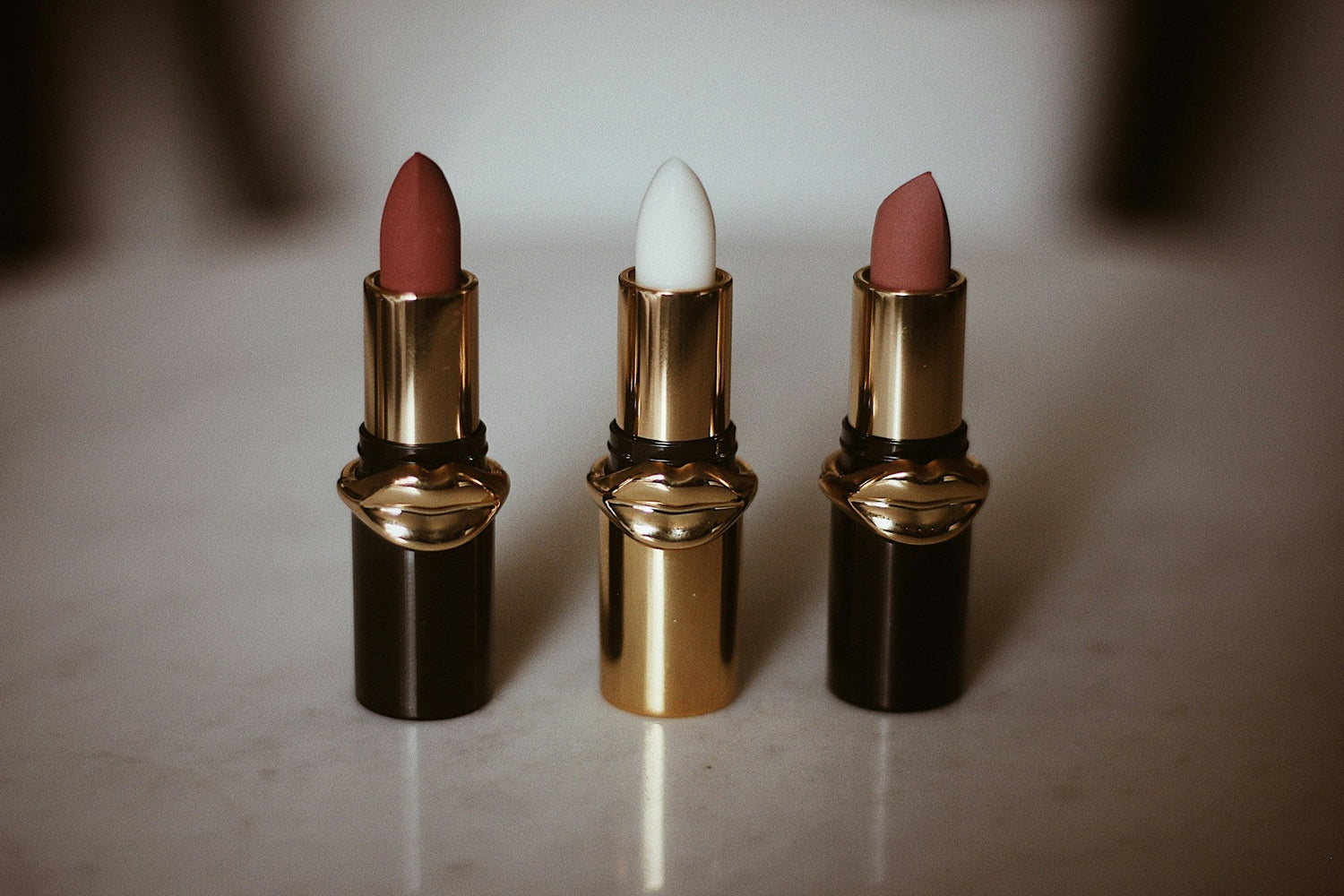 Matte-liquid-lipstick-in-nude-shade-from-GlowTalebeauty
