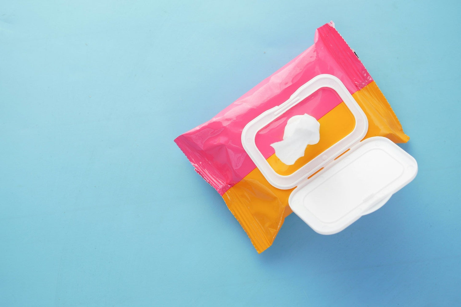 Moisturizing-face-cleaning-wipes-with-vitamin-E