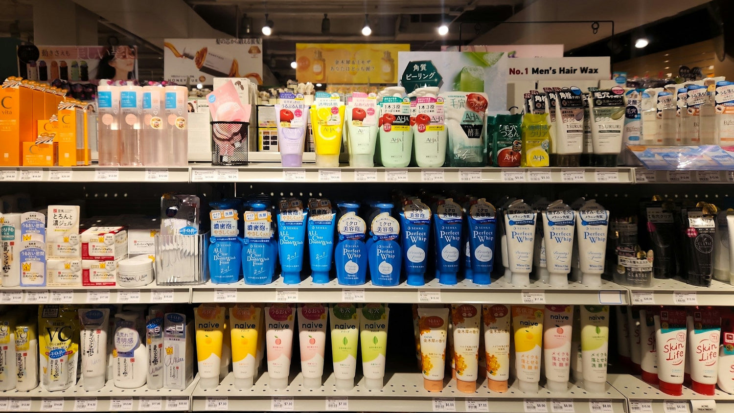 Hydrating-face-lotion-by-Glowtalebeauty-for-all-skin-types