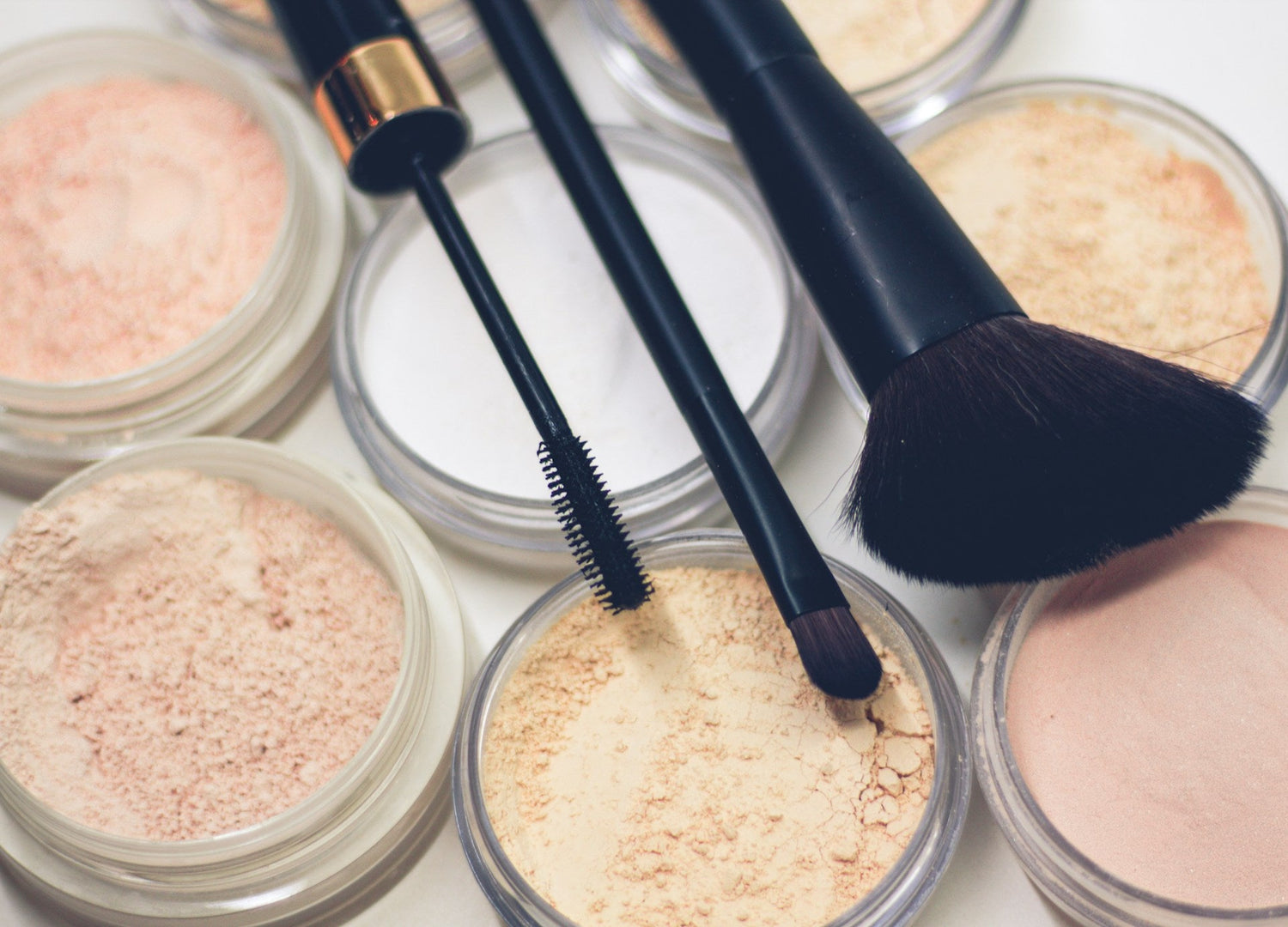 GlowTale-translucent-face-powder-for-matte-finish-and-oil-control