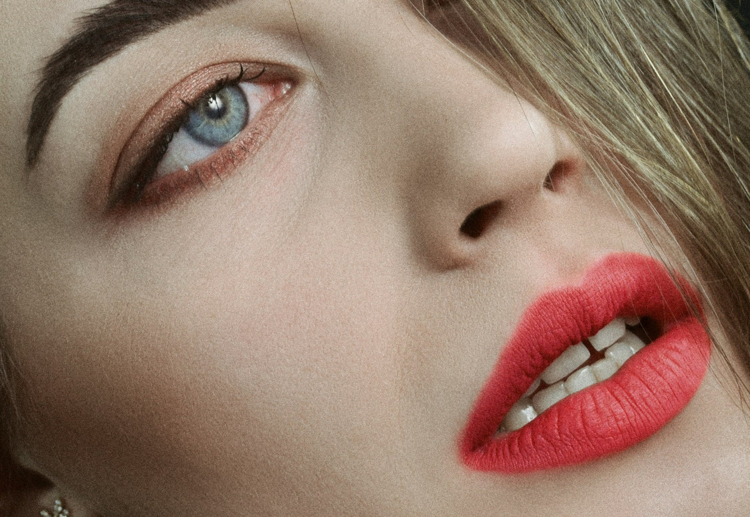 Waterproof-nude-lip-liner-from-Glowtalebeauty