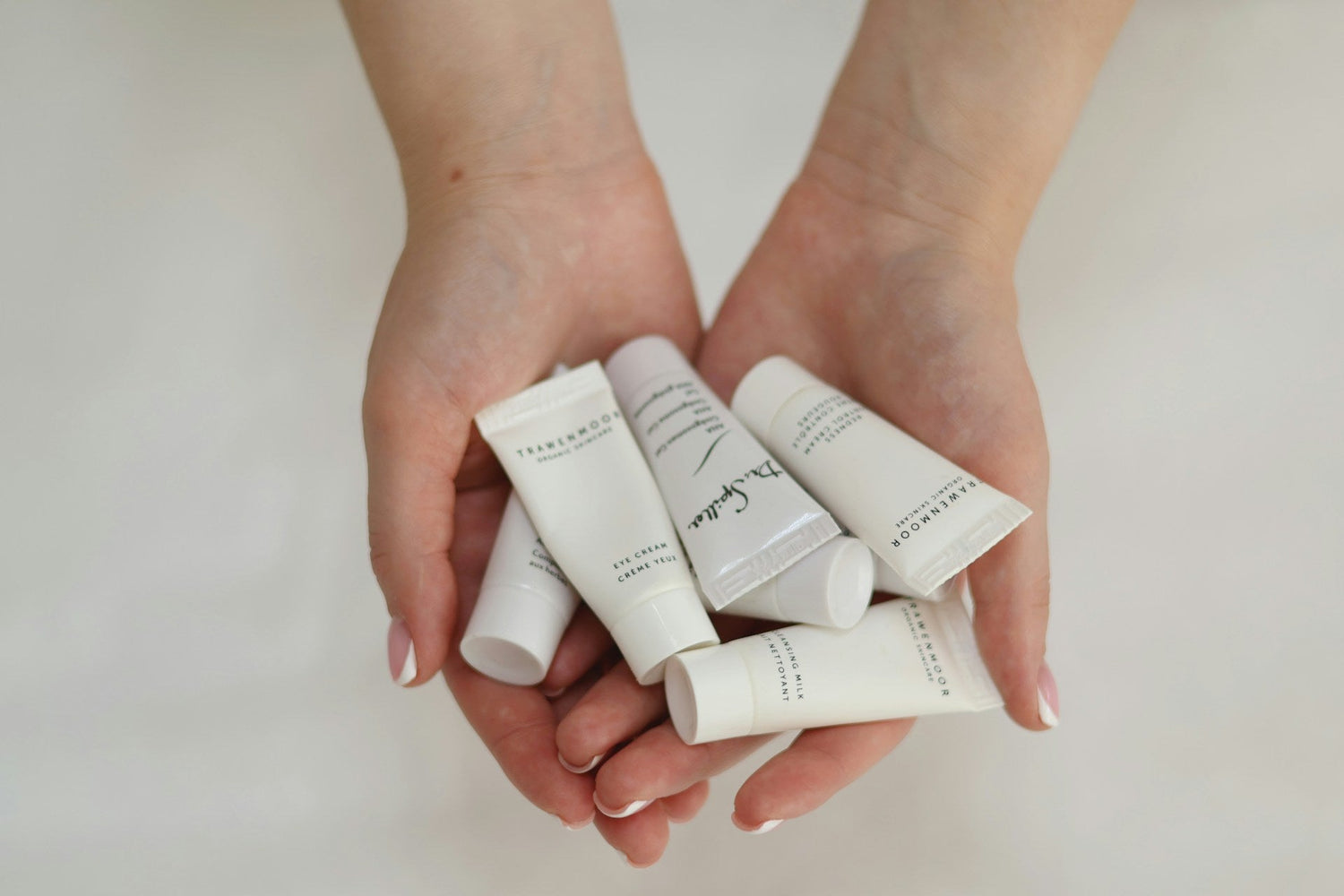 GlowTaleBeauty-moisturizing-hand-cream-for-dry-skin